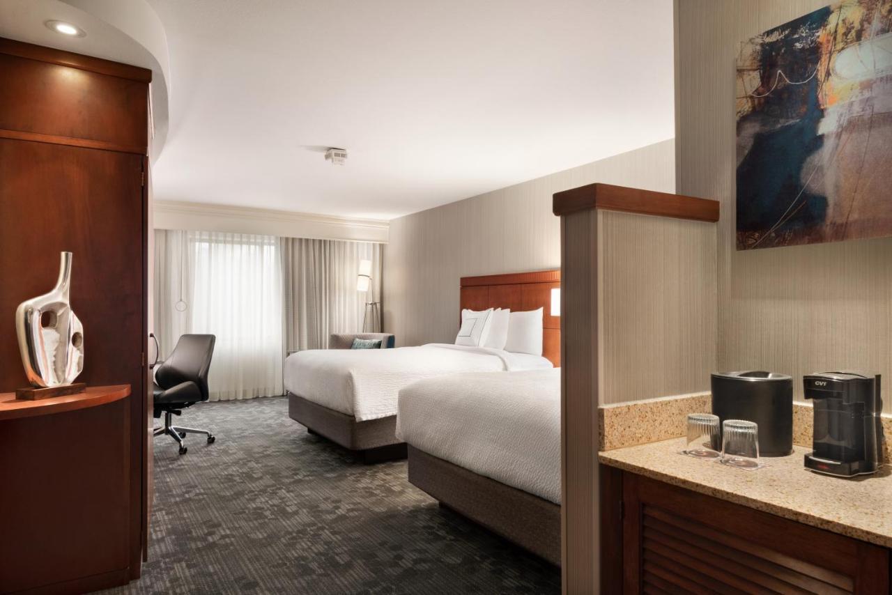 Courtyard By Marriott Potomac Mills Woodbridge Hotel Eksteriør billede