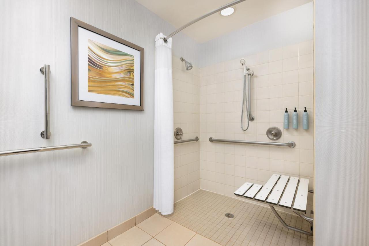 Courtyard By Marriott Potomac Mills Woodbridge Hotel Eksteriør billede