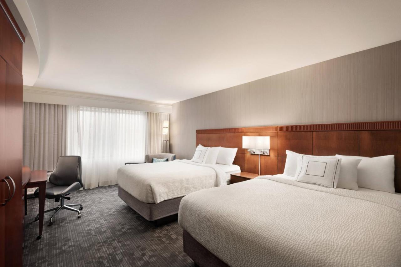 Courtyard By Marriott Potomac Mills Woodbridge Hotel Eksteriør billede