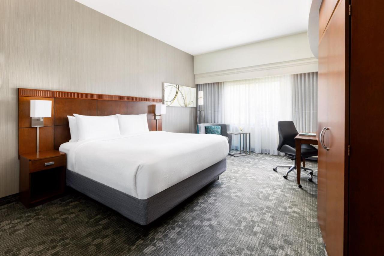 Courtyard By Marriott Potomac Mills Woodbridge Hotel Eksteriør billede