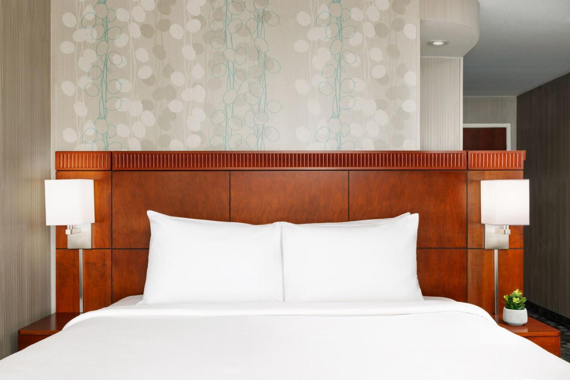 Courtyard By Marriott Potomac Mills Woodbridge Hotel Eksteriør billede