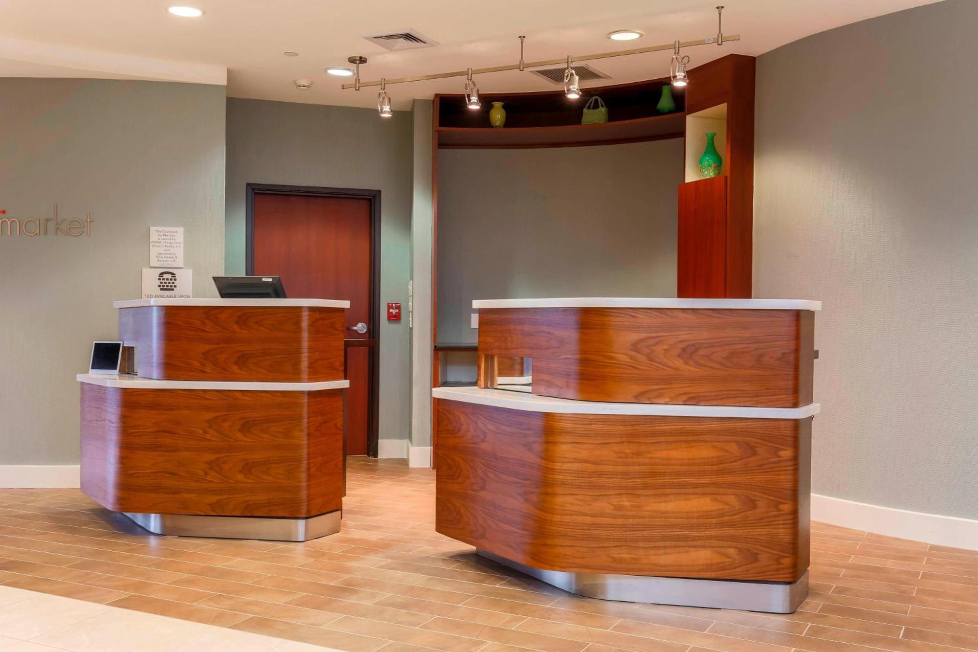 Courtyard By Marriott Potomac Mills Woodbridge Hotel Eksteriør billede