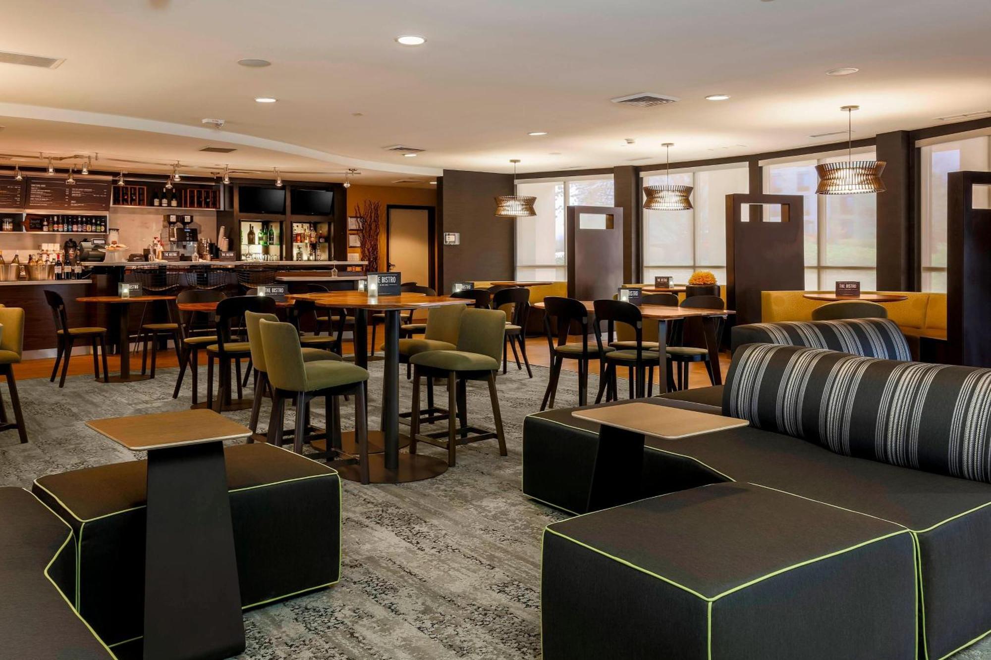 Courtyard By Marriott Potomac Mills Woodbridge Hotel Eksteriør billede
