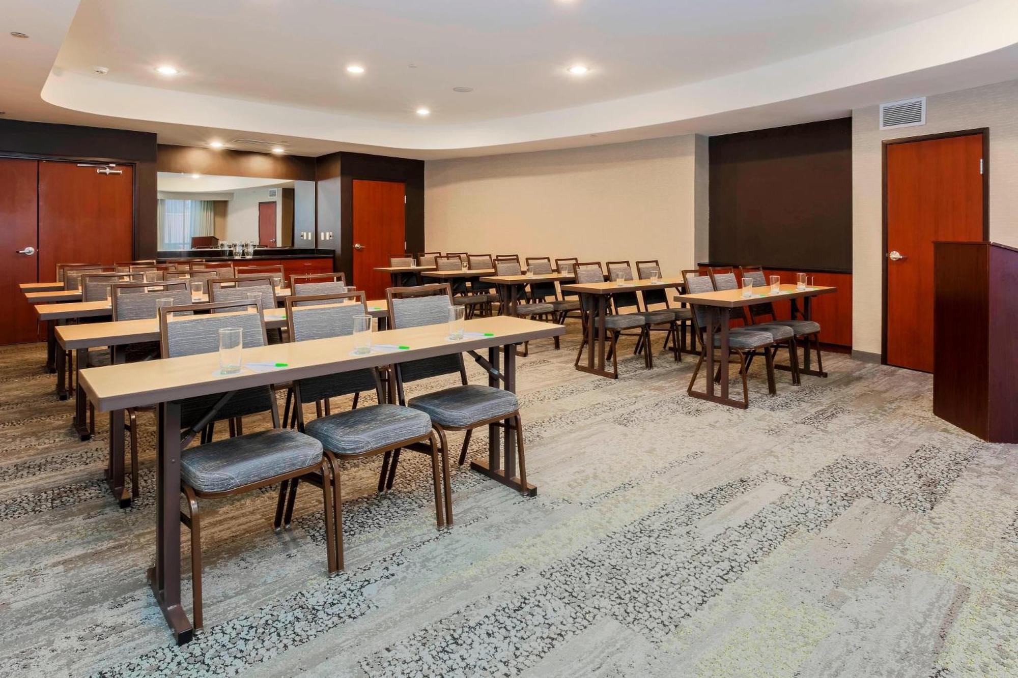 Courtyard By Marriott Potomac Mills Woodbridge Hotel Eksteriør billede