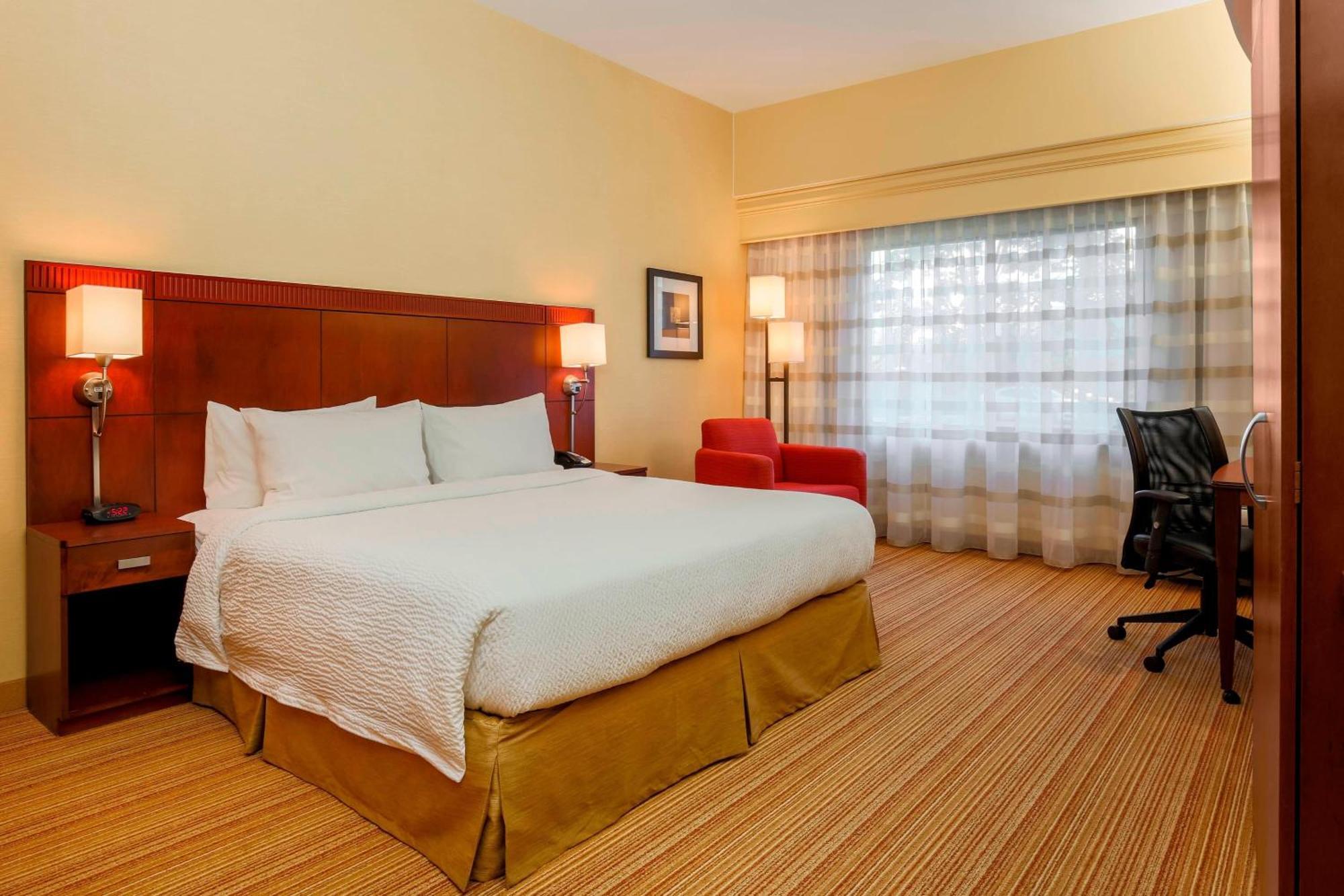 Courtyard By Marriott Potomac Mills Woodbridge Hotel Eksteriør billede