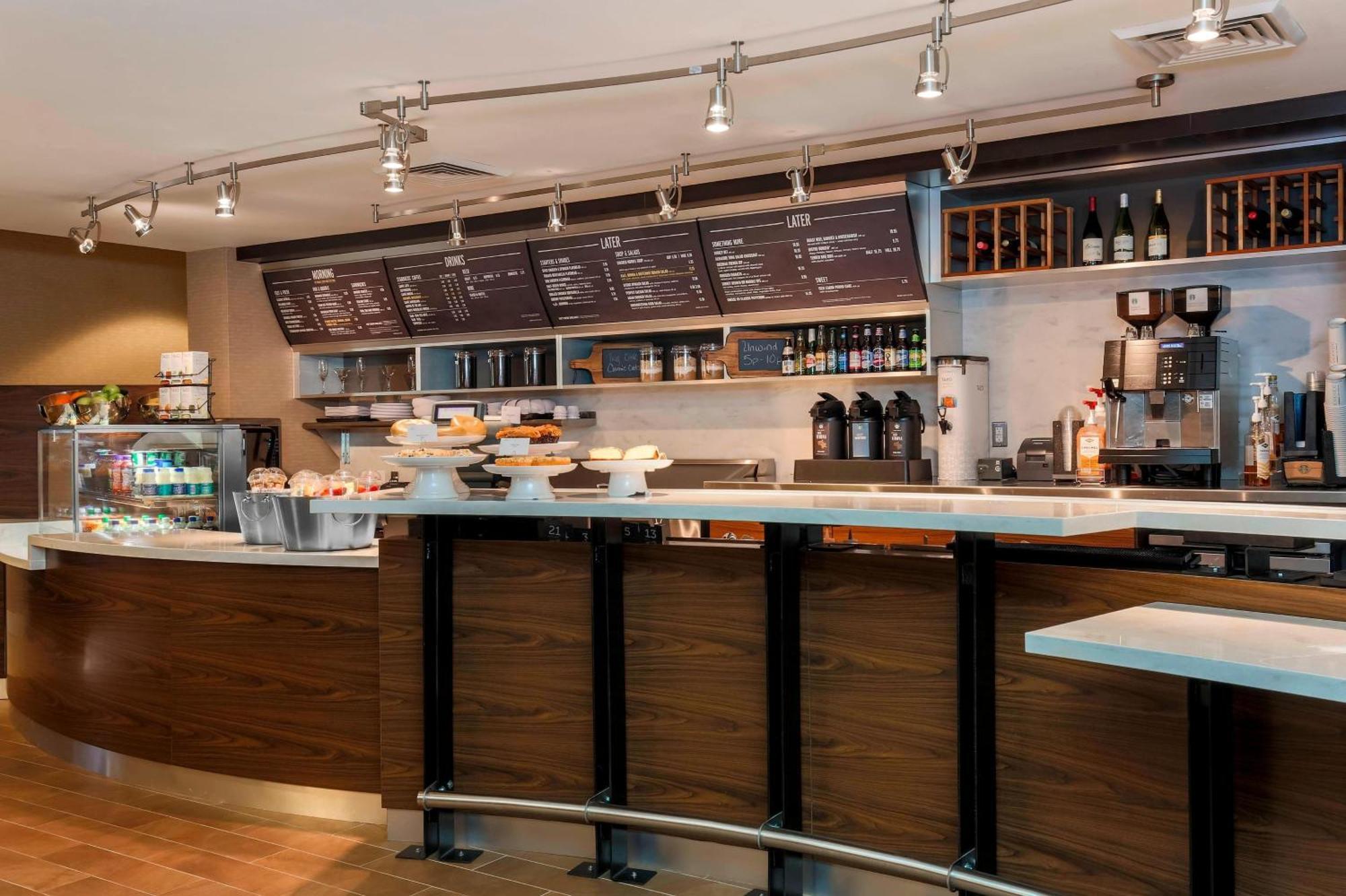 Courtyard By Marriott Potomac Mills Woodbridge Hotel Eksteriør billede