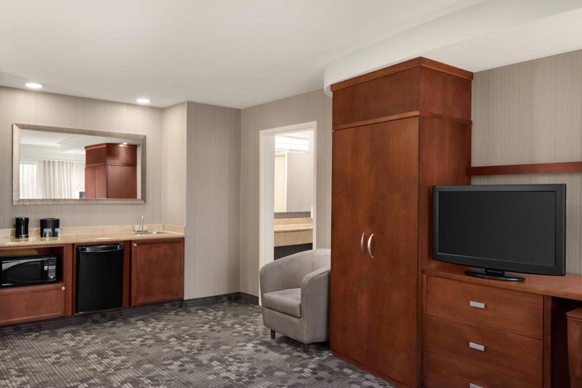 Courtyard By Marriott Potomac Mills Woodbridge Hotel Eksteriør billede