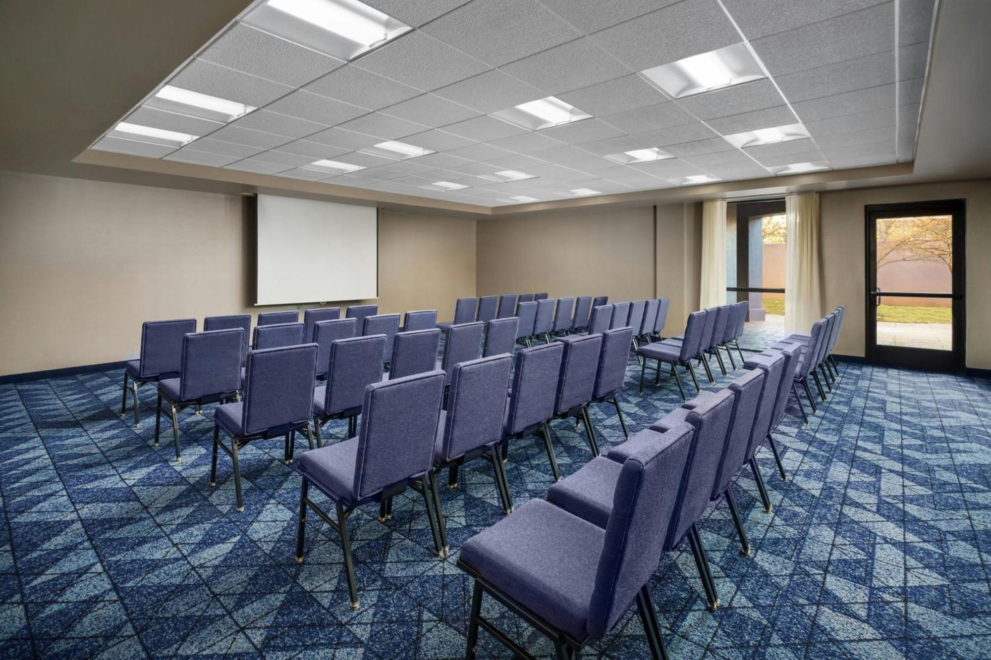 Courtyard By Marriott Potomac Mills Woodbridge Hotel Eksteriør billede