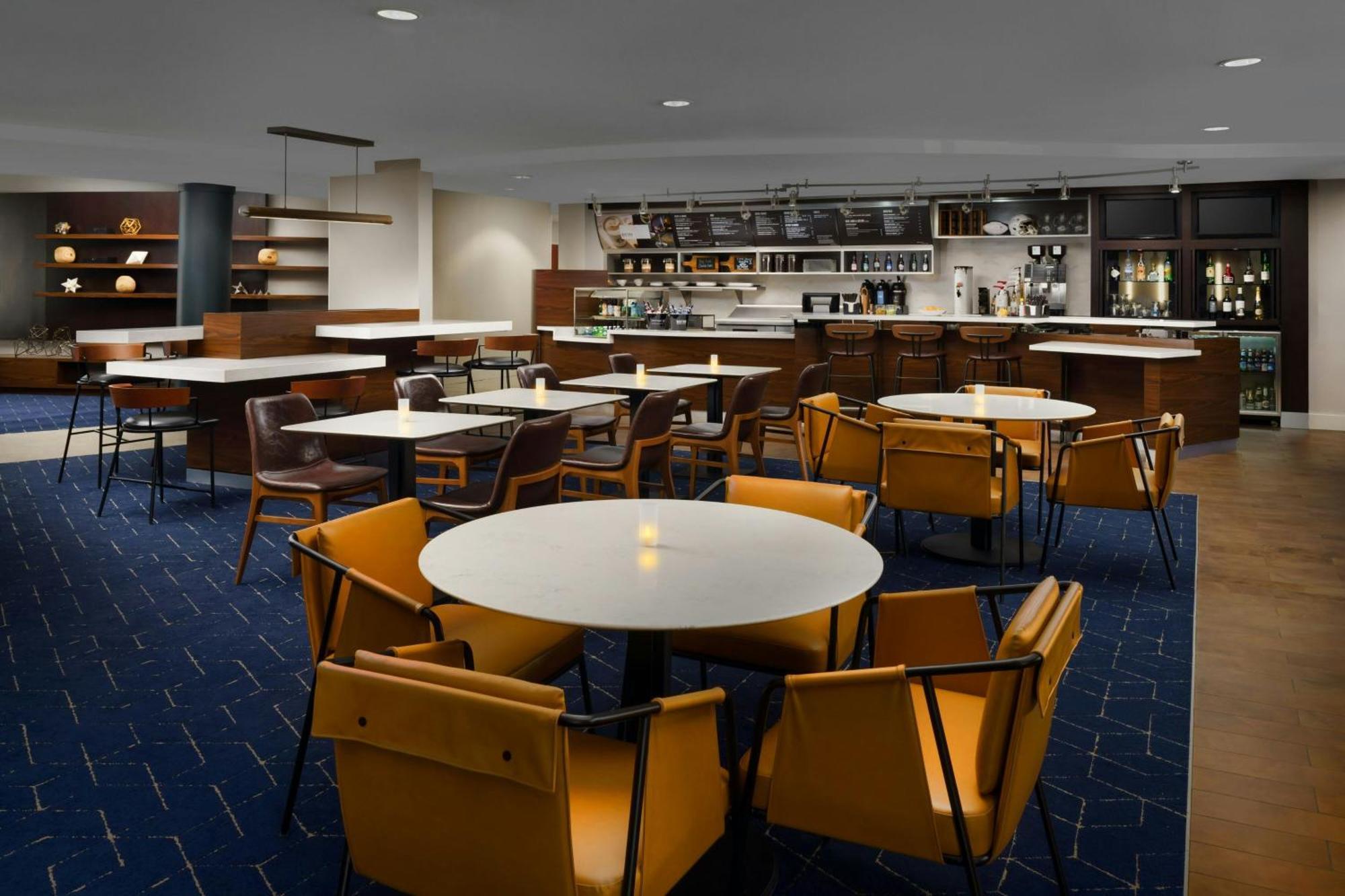 Courtyard By Marriott Potomac Mills Woodbridge Hotel Eksteriør billede