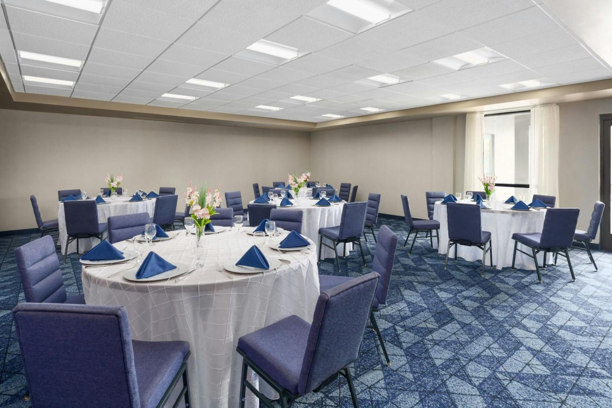 Courtyard By Marriott Potomac Mills Woodbridge Hotel Eksteriør billede